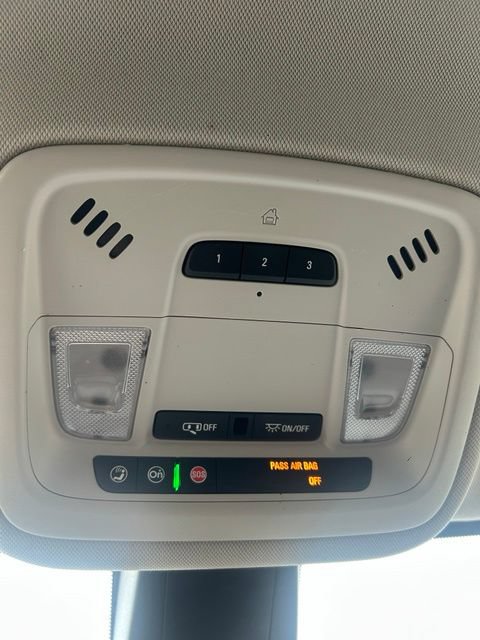 Used 2020 Chevrolet Traverse Premier FWD image 22