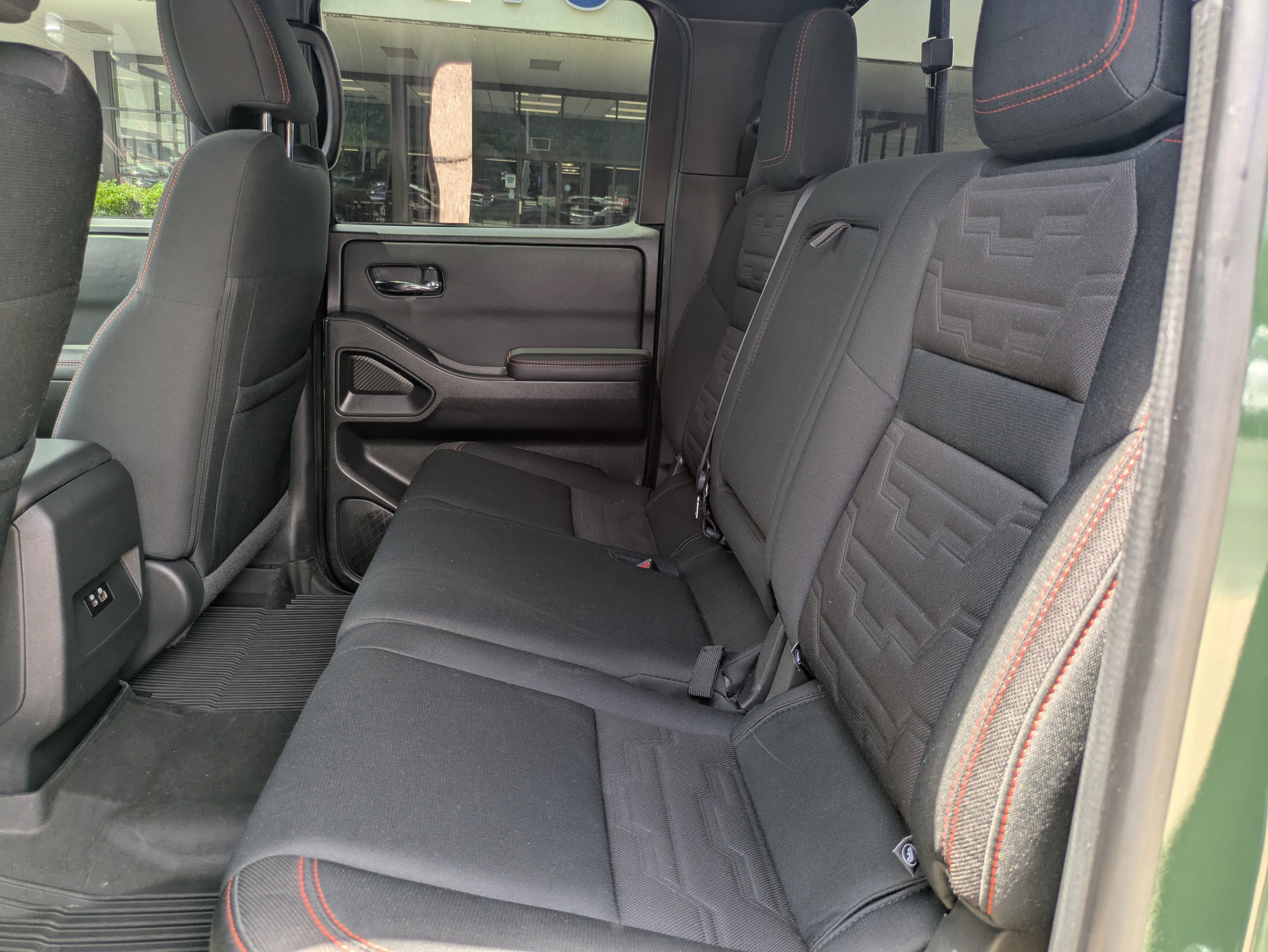 Used 2022 Nissan Frontier PRO-4X w/ Technology Package image 12