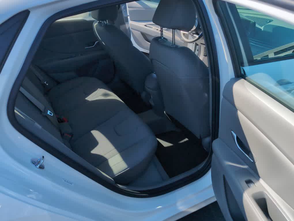 New 2026 Hyundai Elantra SE FWD image 20