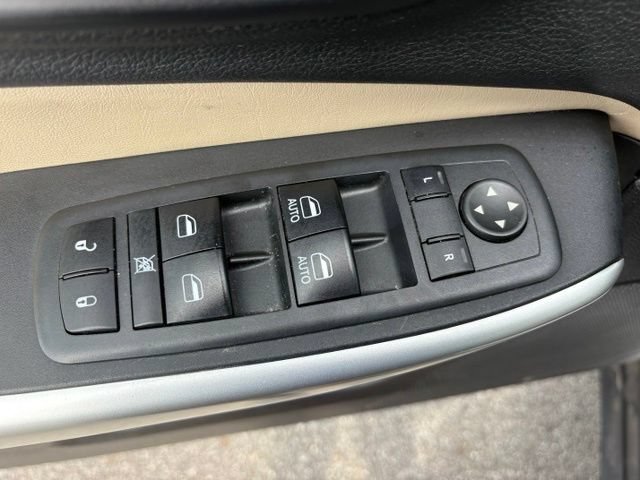 Used 2017 Jeep Cherokee Limited FWD image 11
