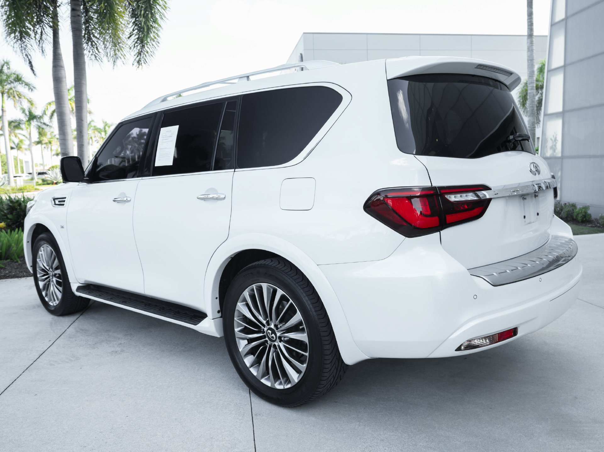 Used 2019 INFINITI QX80 Luxe w/ 22" Wheel Package RWD image 18