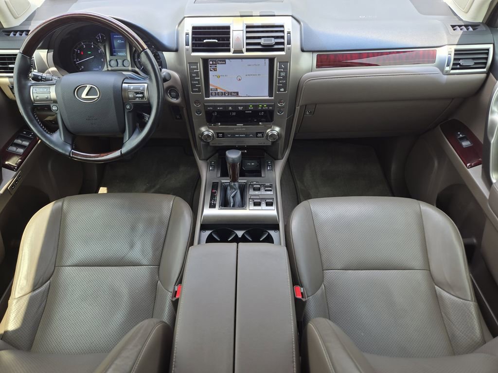 Used 2016 Lexus GX 460 Luxury w/ Preferred Accessory Package AWD/4WD image 25