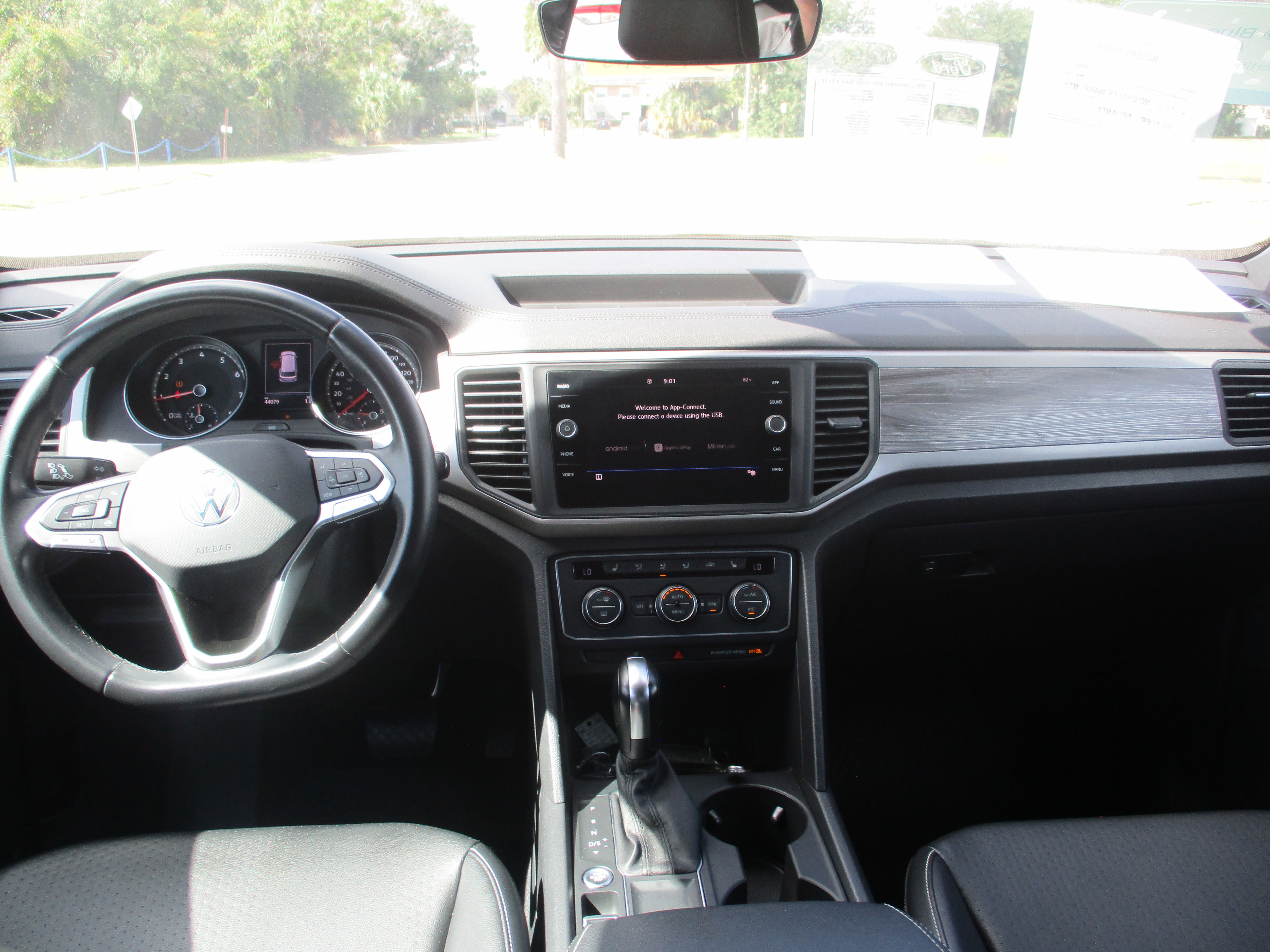 Used 2020 Volkswagen Atlas Cross Sport SE image 15