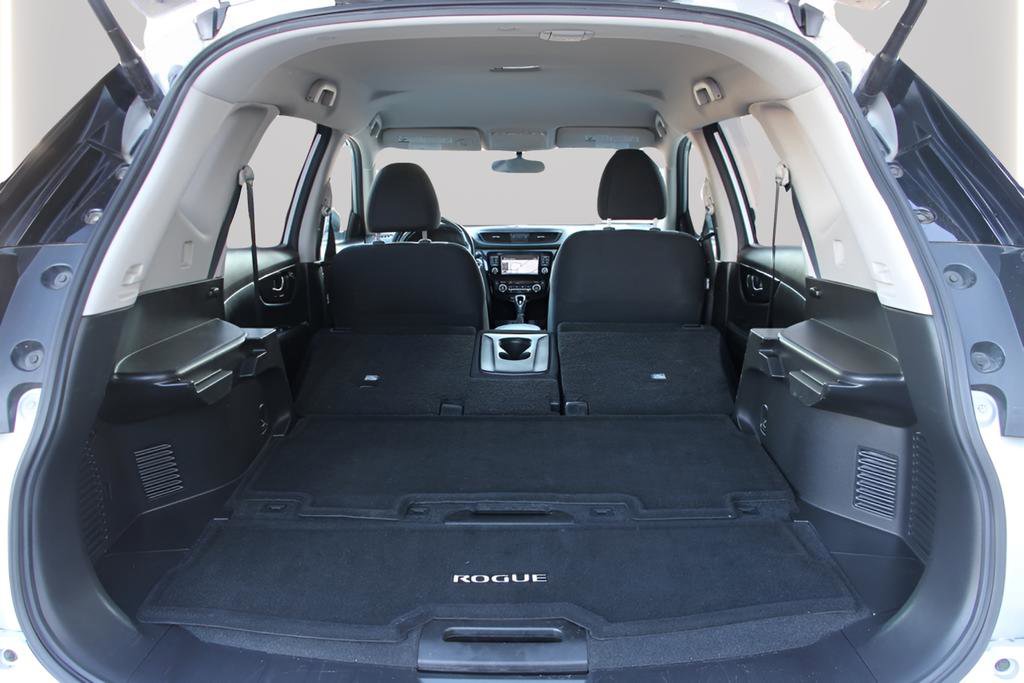 Used 2017 Nissan Rogue SV w/ SV Premium Package AWD/4WD image 8