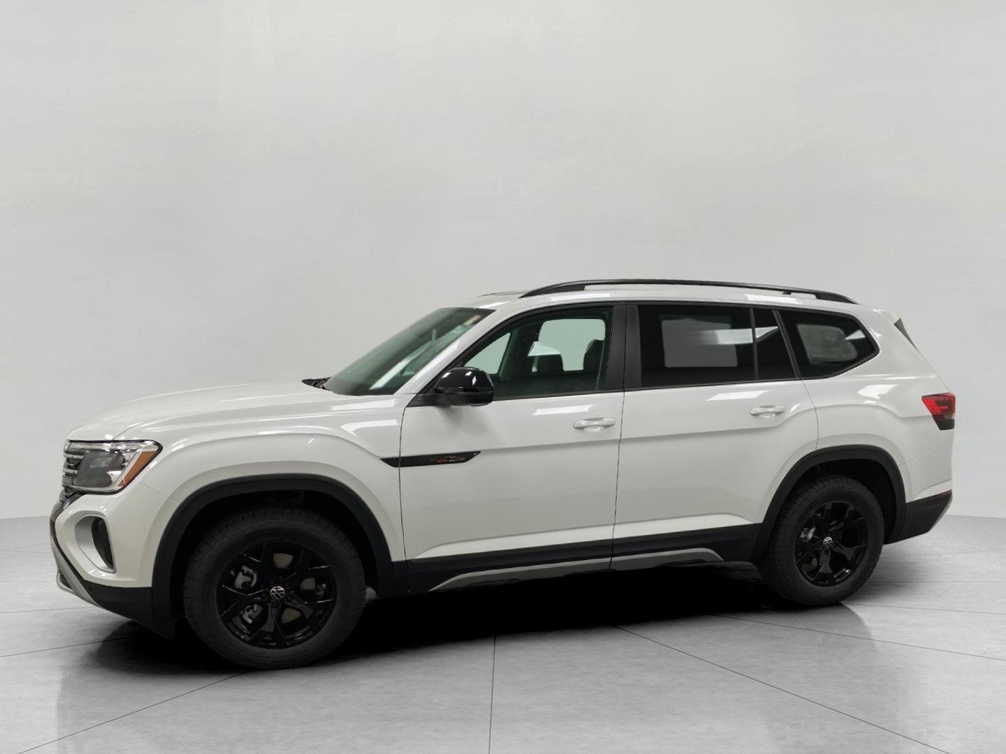 New 2026 Volkswagen Atlas Peak Edition image 9