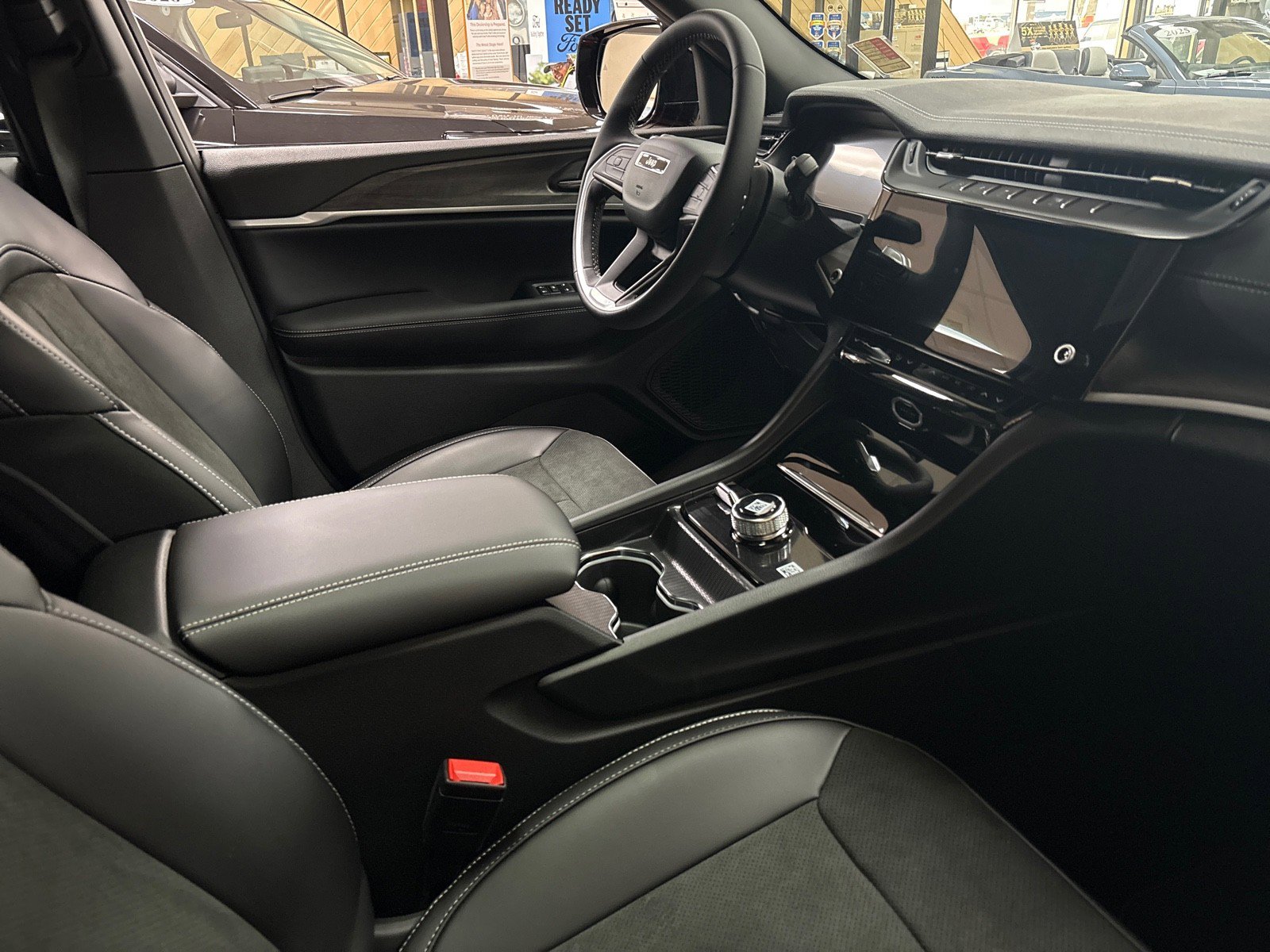 New 2026 Jeep Grand Cherokee Altitude image 4