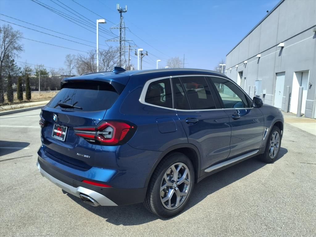 Used 2024 BMW X3 xDrive30i w/ Premium Package image 2