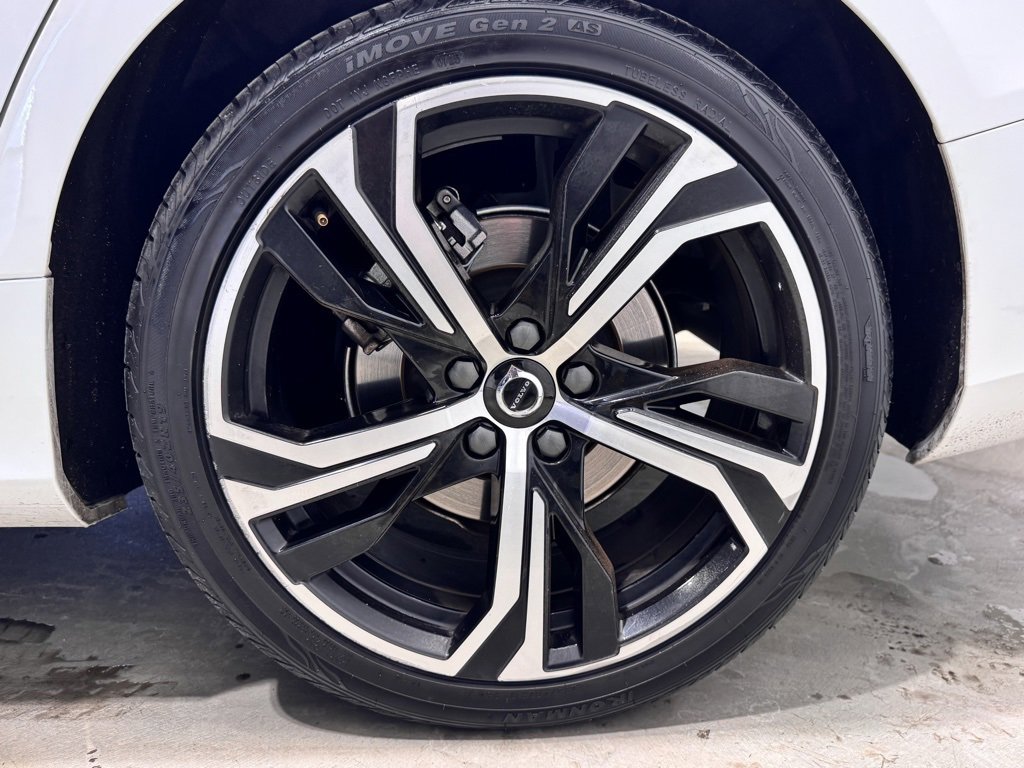 Used 2024 Volvo S60 B5 Core image 12
