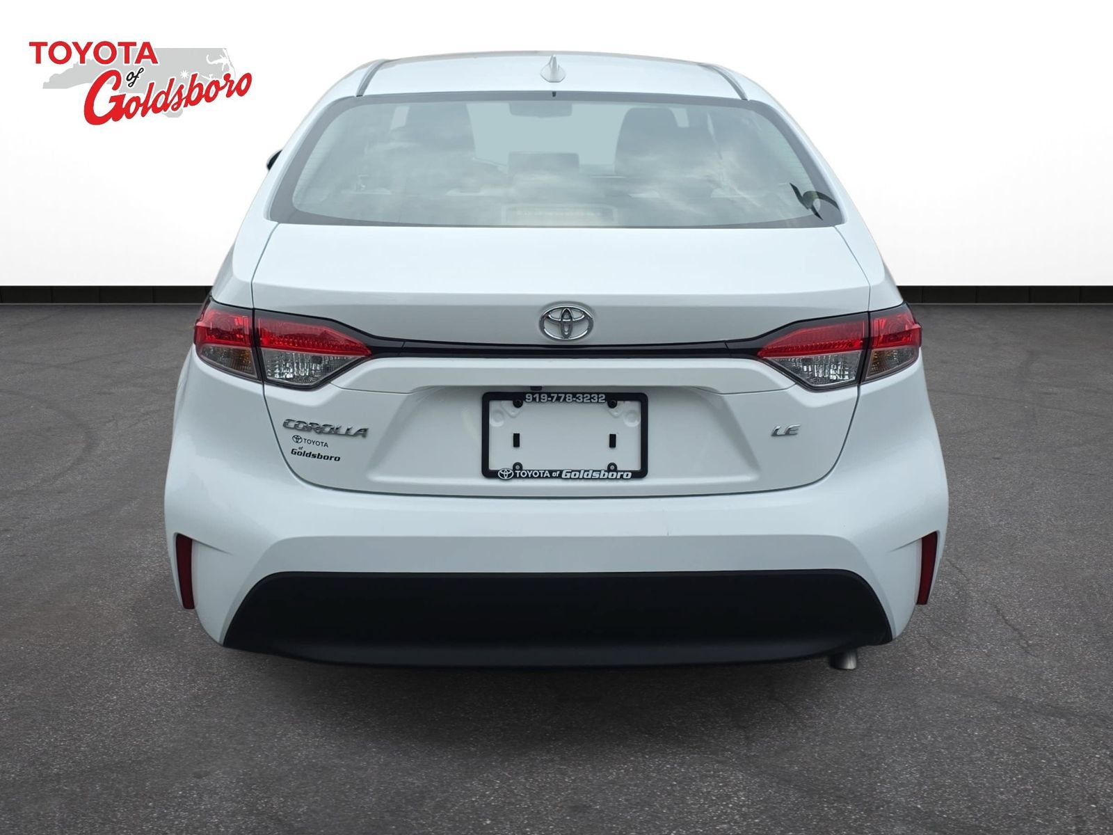 Used 2026 Toyota Corolla LE FWD image 6