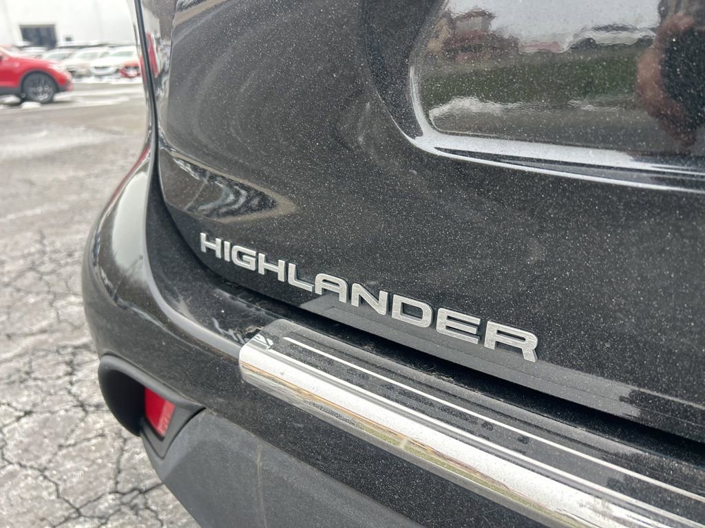 Used 2020 Toyota Highlander XLE image 12