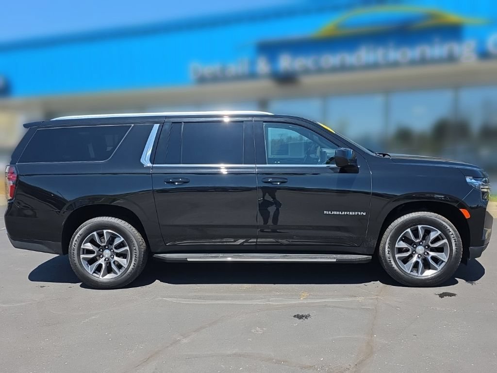 Used 2023 Chevrolet Suburban LS AWD/4WD image 26