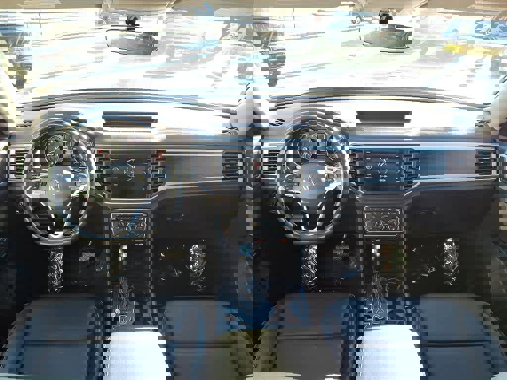 Used 2021 Volkswagen Atlas SE w/ Panoramic Sunroof Package image 11