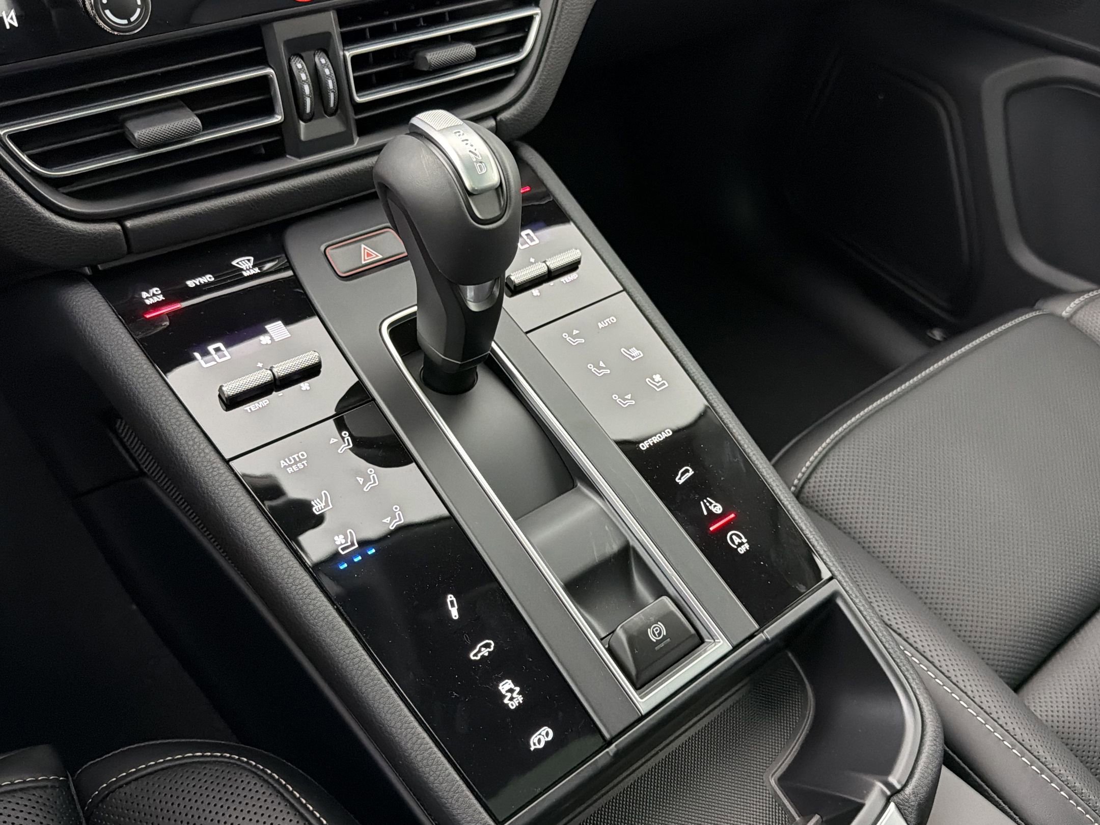 New 2026 Porsche Macan GTS AWD/4WD image 26