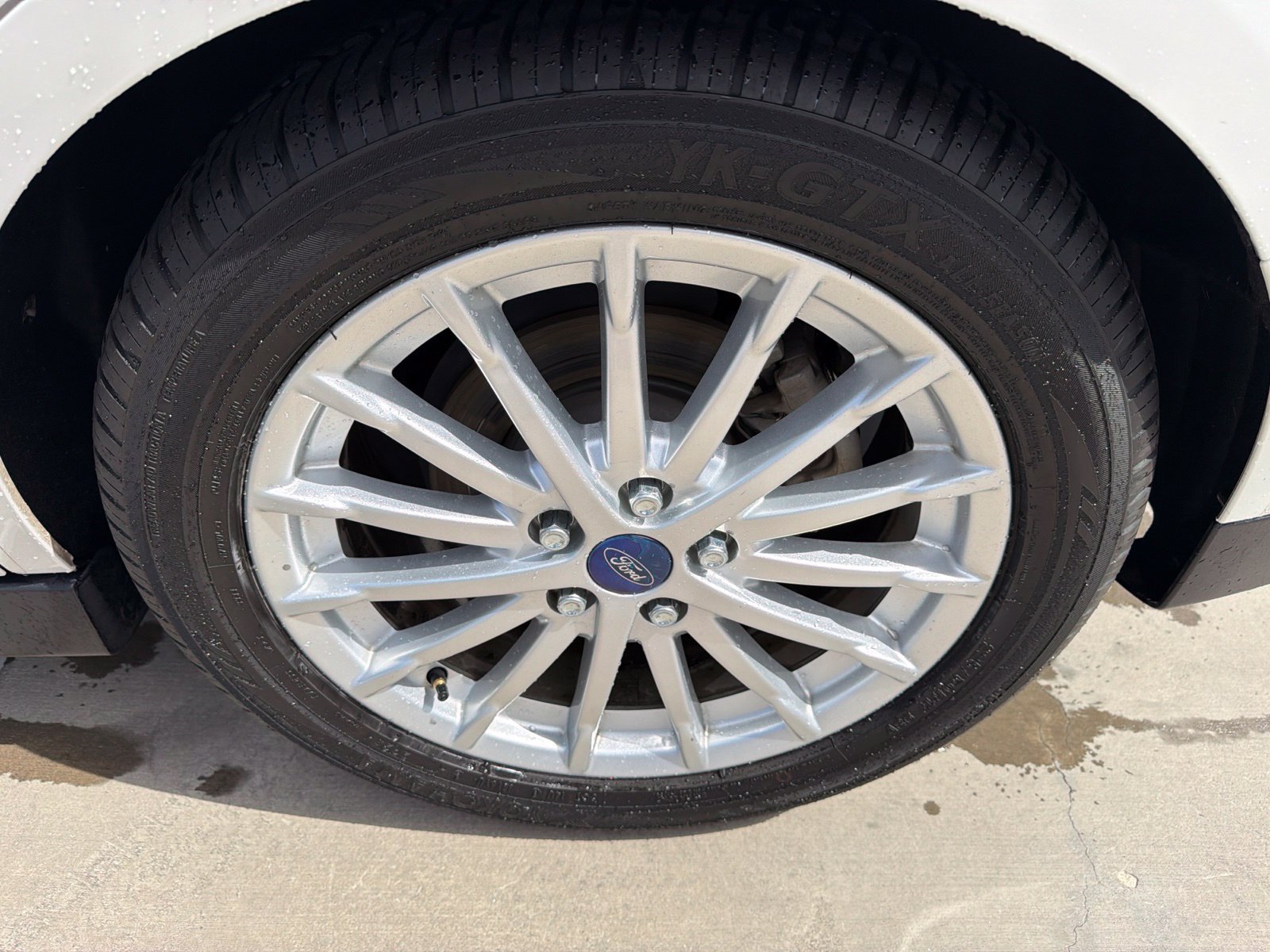 Used 2013 Ford C-MAX SEL FWD image 9