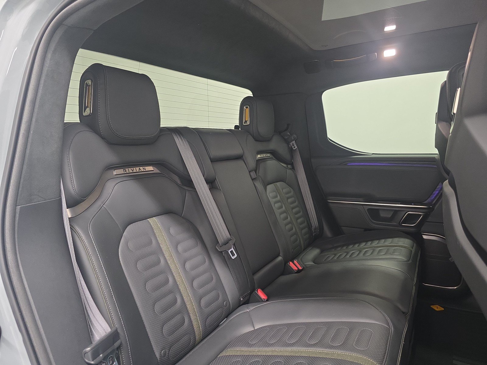 Used 2024 Rivian R1T Adventure AWD/4WD image 22