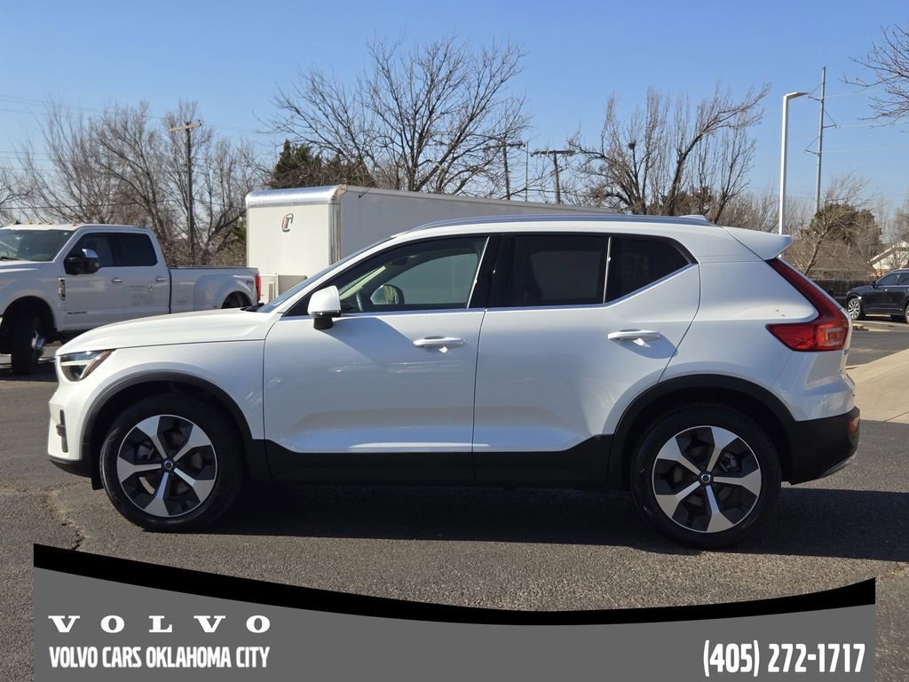Certified 2025 Volvo XC40 B5 Core w/ Protection Package Premier image 3