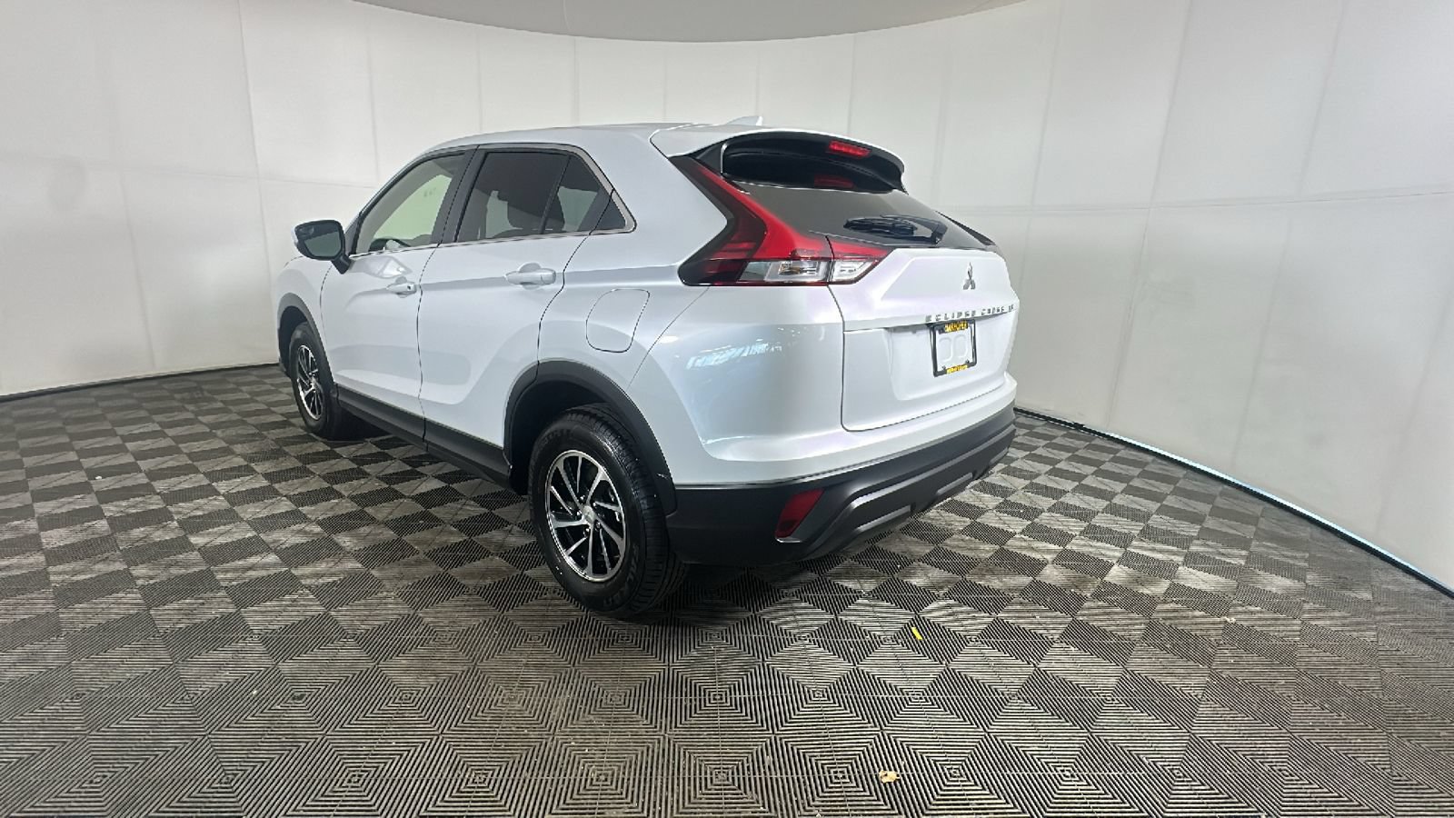 Used 2025 Mitsubishi Eclipse Cross ES AWD/4WD image 4