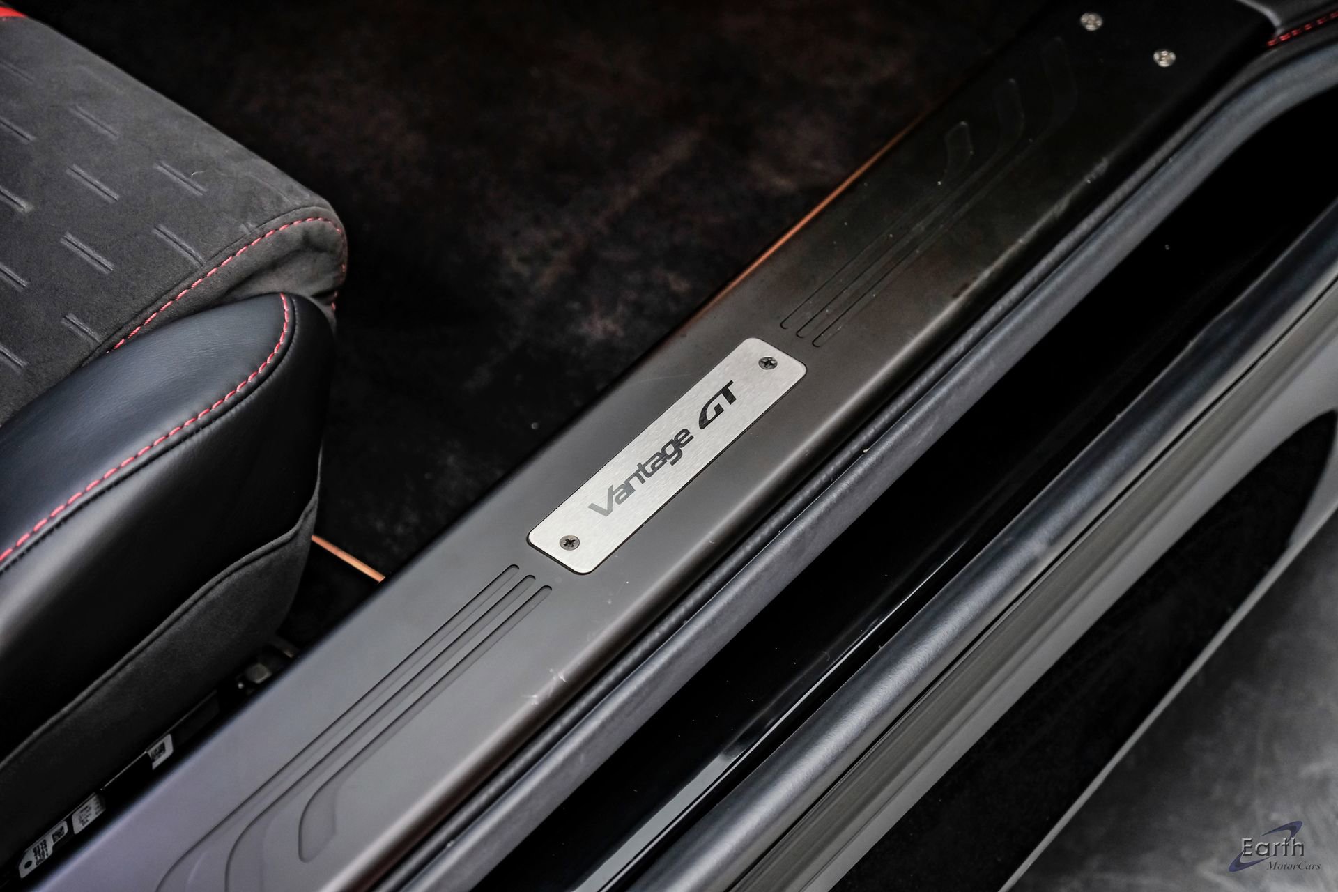Used 2015 Aston Martin V8 Vantage GT RWD image 56
