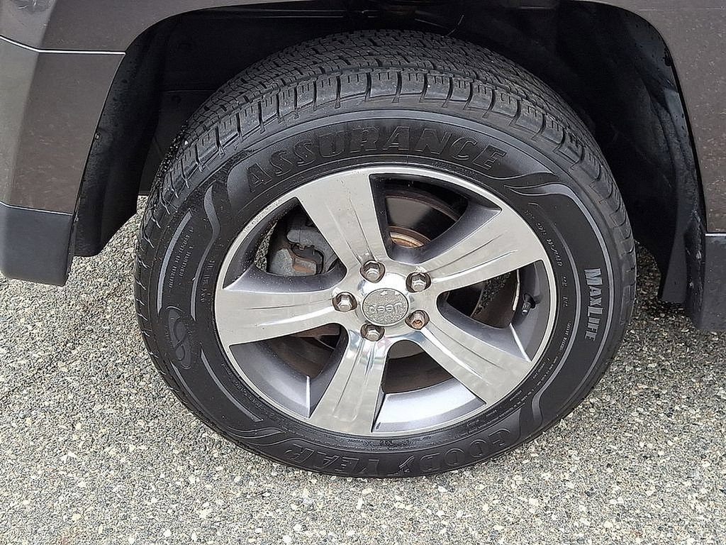 Used 2016 Jeep Patriot High Altitude AWD/4WD image 12