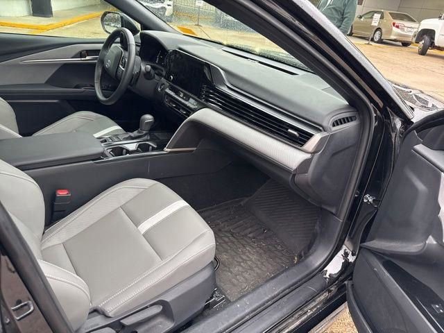Used 2025 Toyota Camry SE image 25