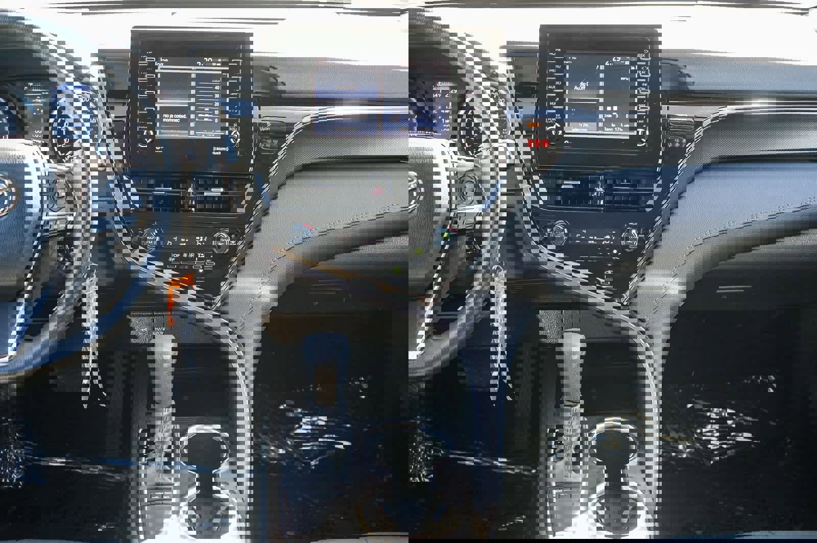 Used 2024 Toyota Camry LE image 12