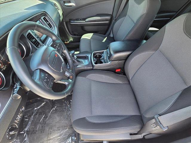 Used 2016 Dodge Charger SE w/ Sport Appearance Group RWD image 13