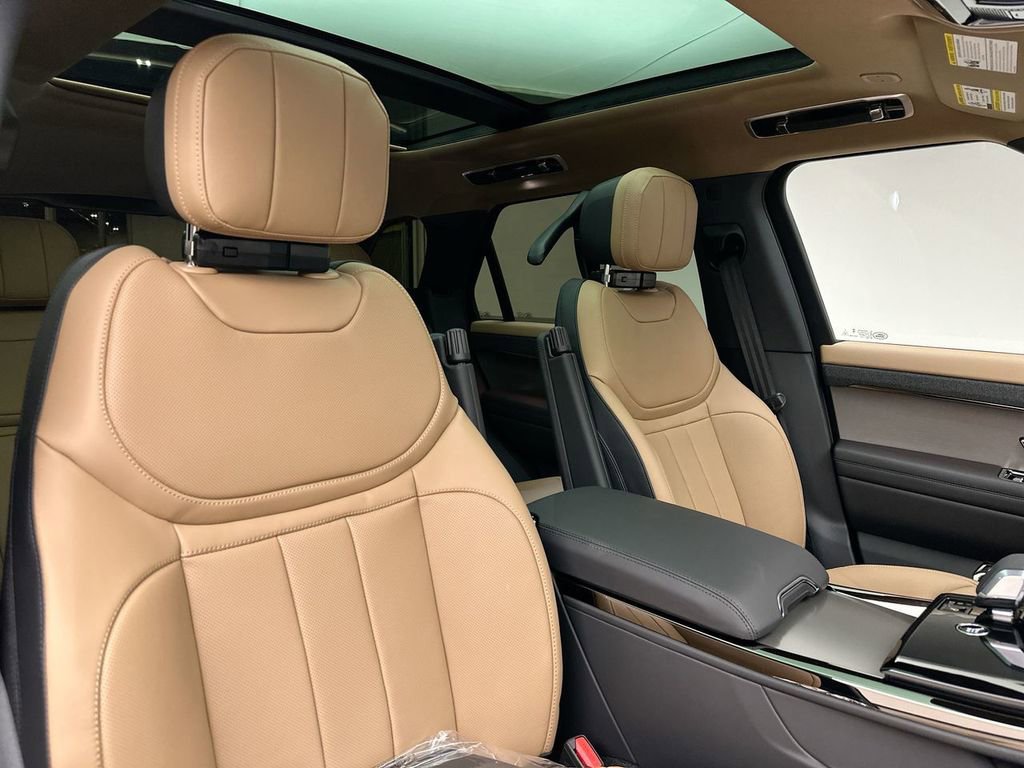 New 2026 Land Rover Range Rover Sport Dynamic SE AWD/4WD image 14