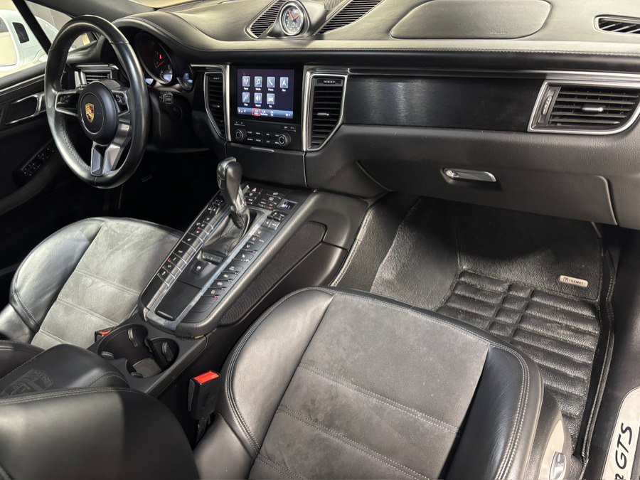 Used 2018 Porsche Macan GTS w/ Premium Package Plus image 10