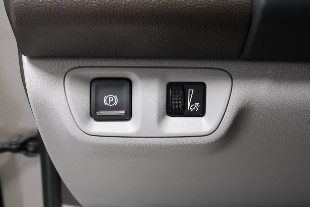 Used 2023 GMC Acadia SLE w/ Driver Convenience Package FWD image 28