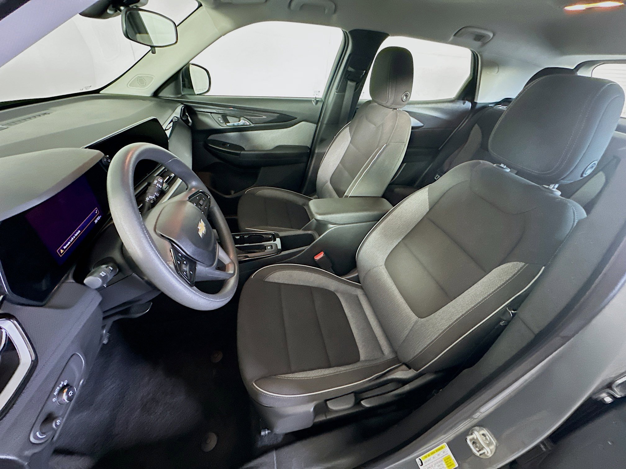 Used 2024 Chevrolet TrailBlazer LS FWD image 13