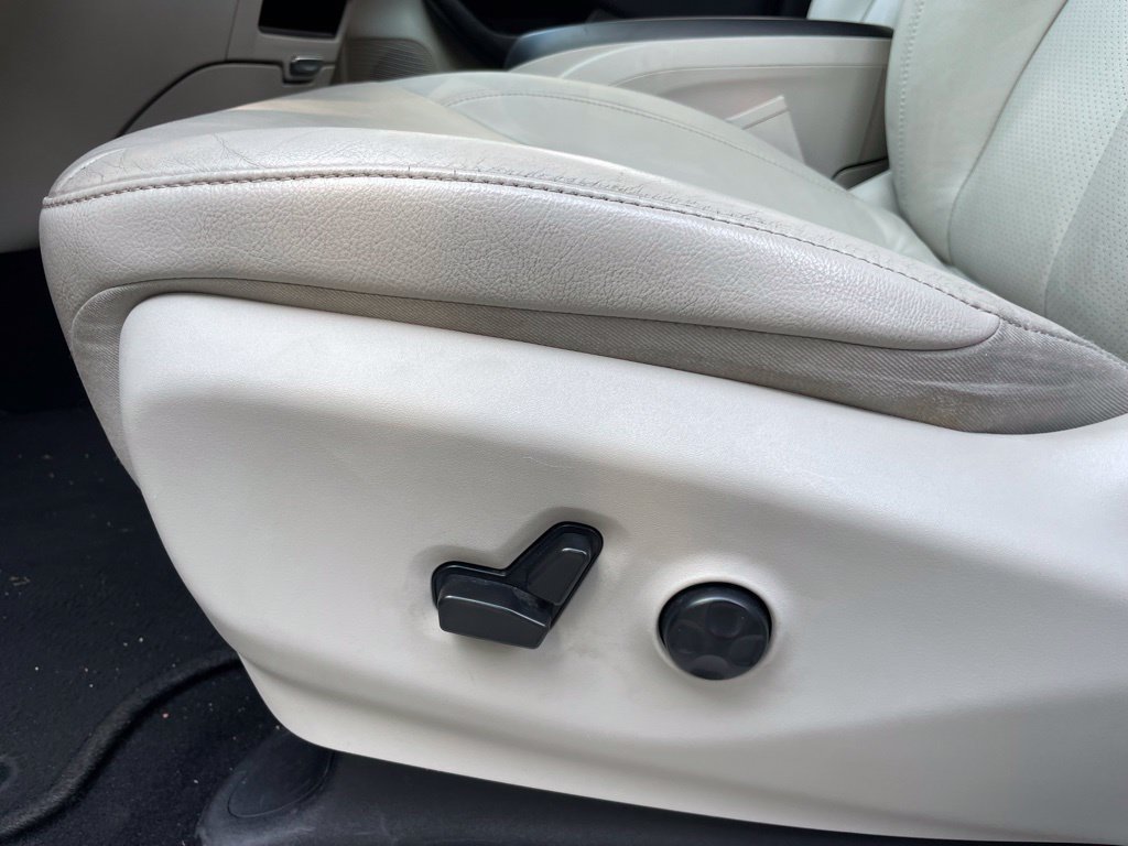 Used 2021 Chrysler Pacifica Touring-L FWD image 11