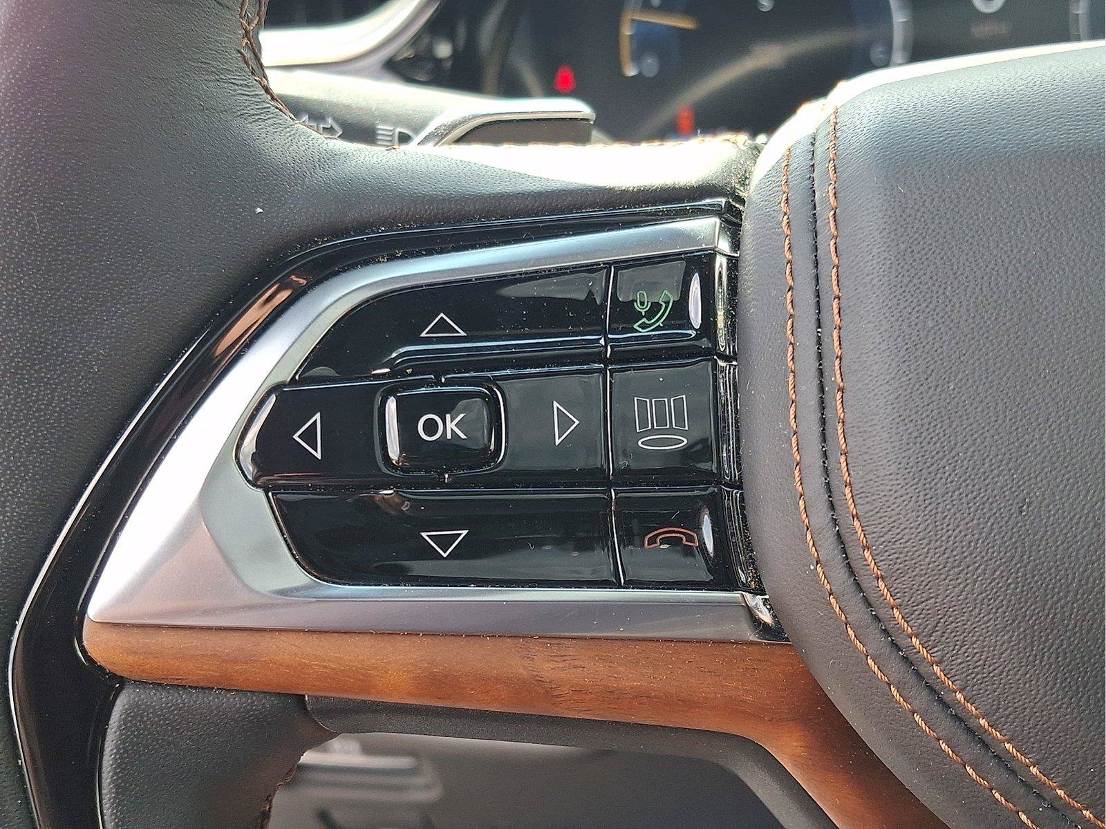 Used 2025 Jeep Grand Cherokee Summit AWD/4WD image 21