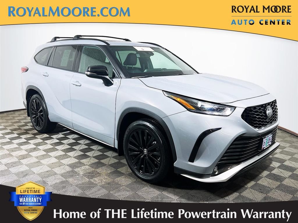 Certified 2025 Toyota Highlander XSE image 1