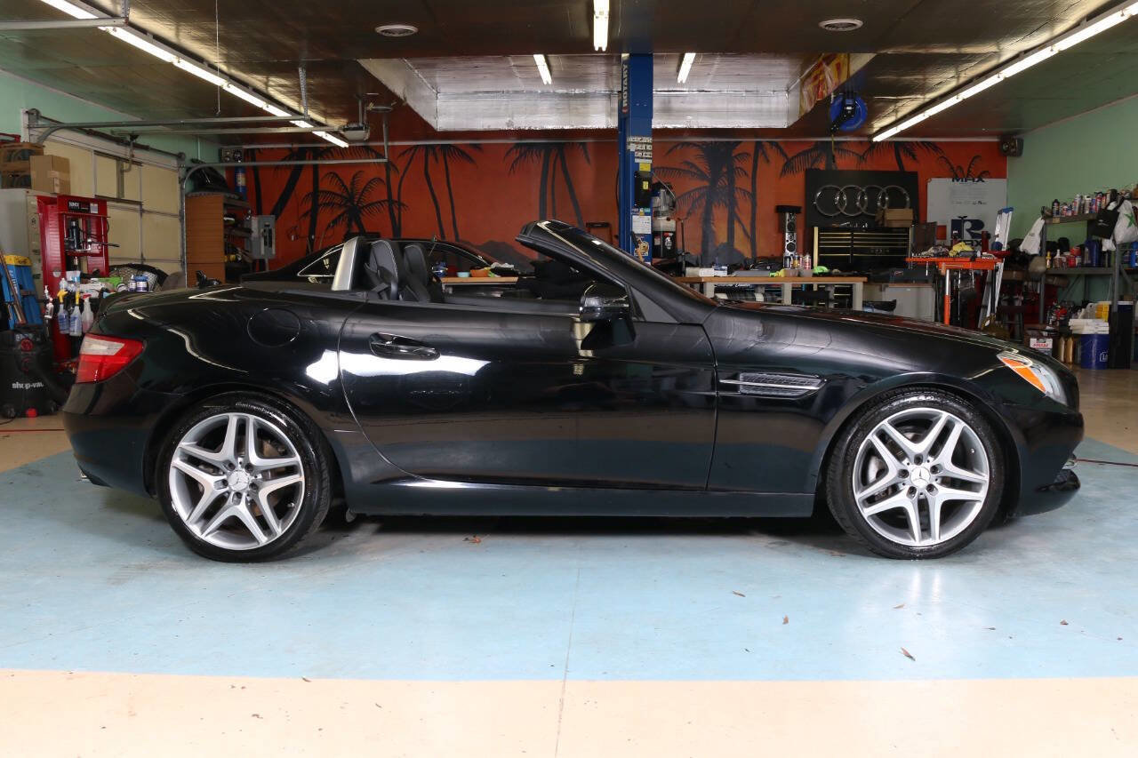 Used 2014 Mercedes-Benz SLK 250 w/ Premium Package image 2