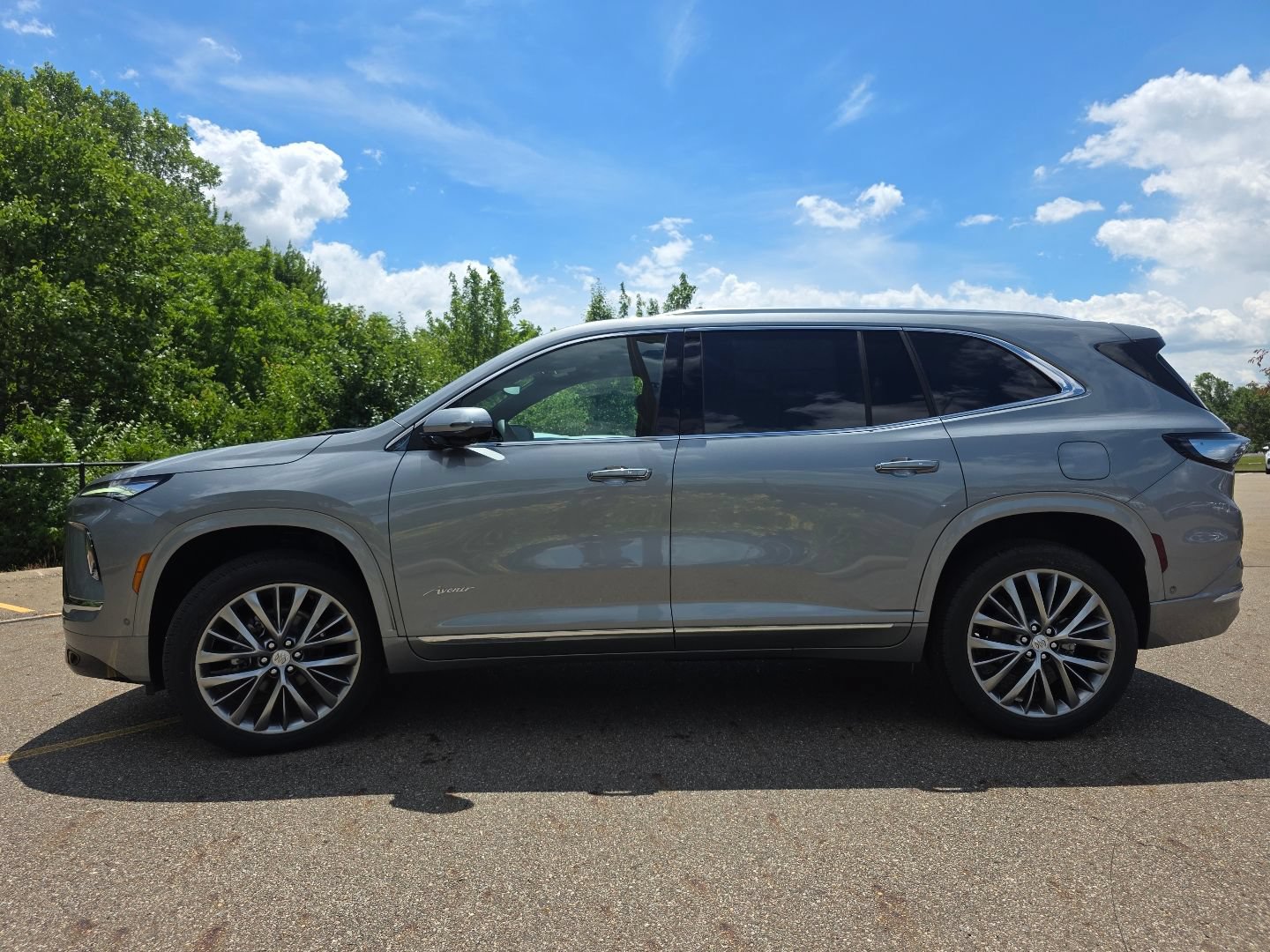 New 2026 Buick Enclave Avenir w/ Super Cruise Package AWD/4WD image 16