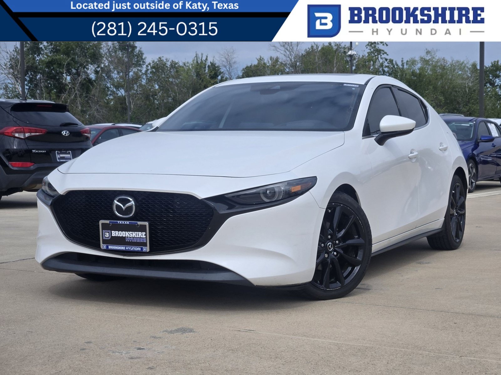 Used 2019 MAZDA MAZDA3 Hatchback w/ Premium Package FWD image 1