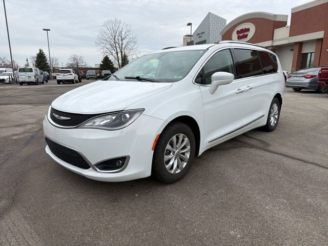Used 2018 Chrysler Pacifica Touring-L image 10
