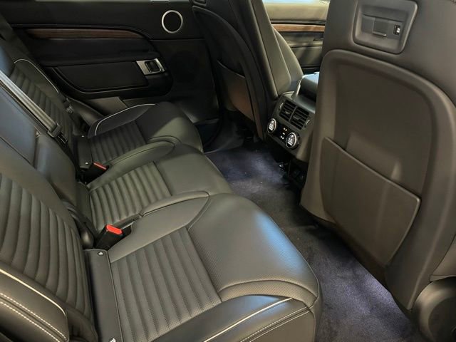 New 2024 Land Rover Discovery Dynamic SE image 32