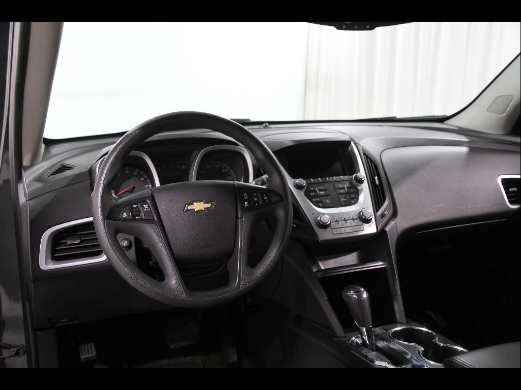 Used 2017 Chevrolet Equinox LS image 6