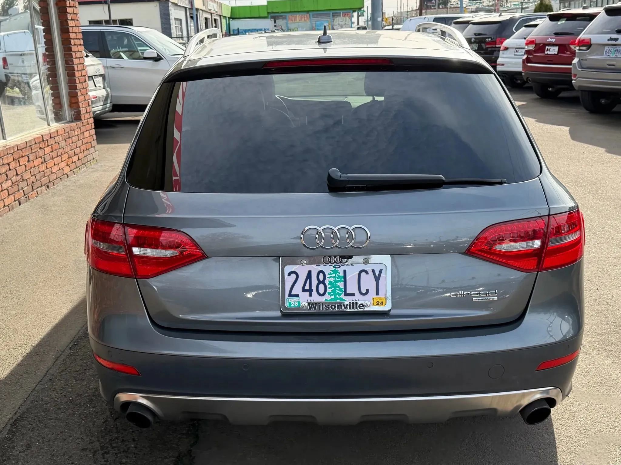 Used 2015 Audi A4 Premium Plus w/ Technology Package image 4