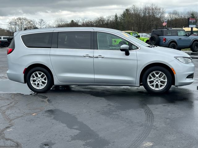 Used 2022 Chrysler Voyager LX FWD image 44