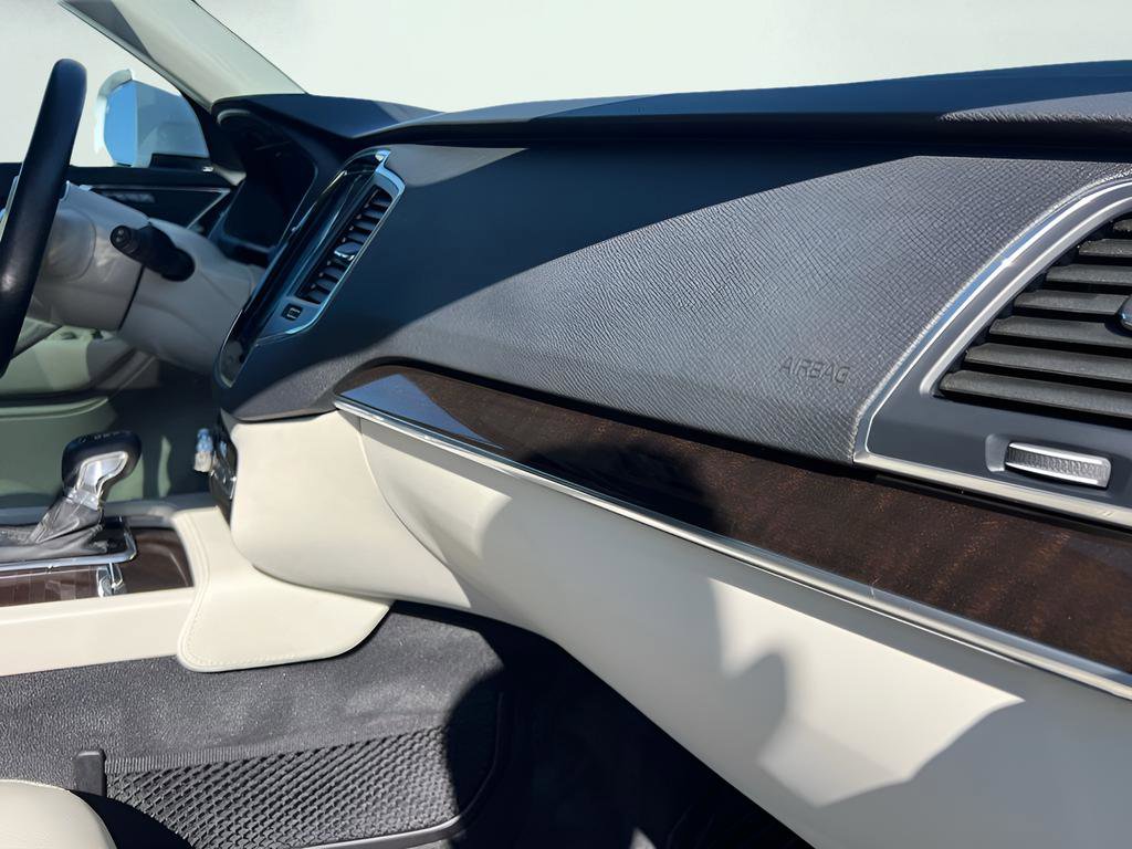 Used 2019 Volvo XC90 T5 Momentum w/ Protection Package Premier AWD/4WD image 37