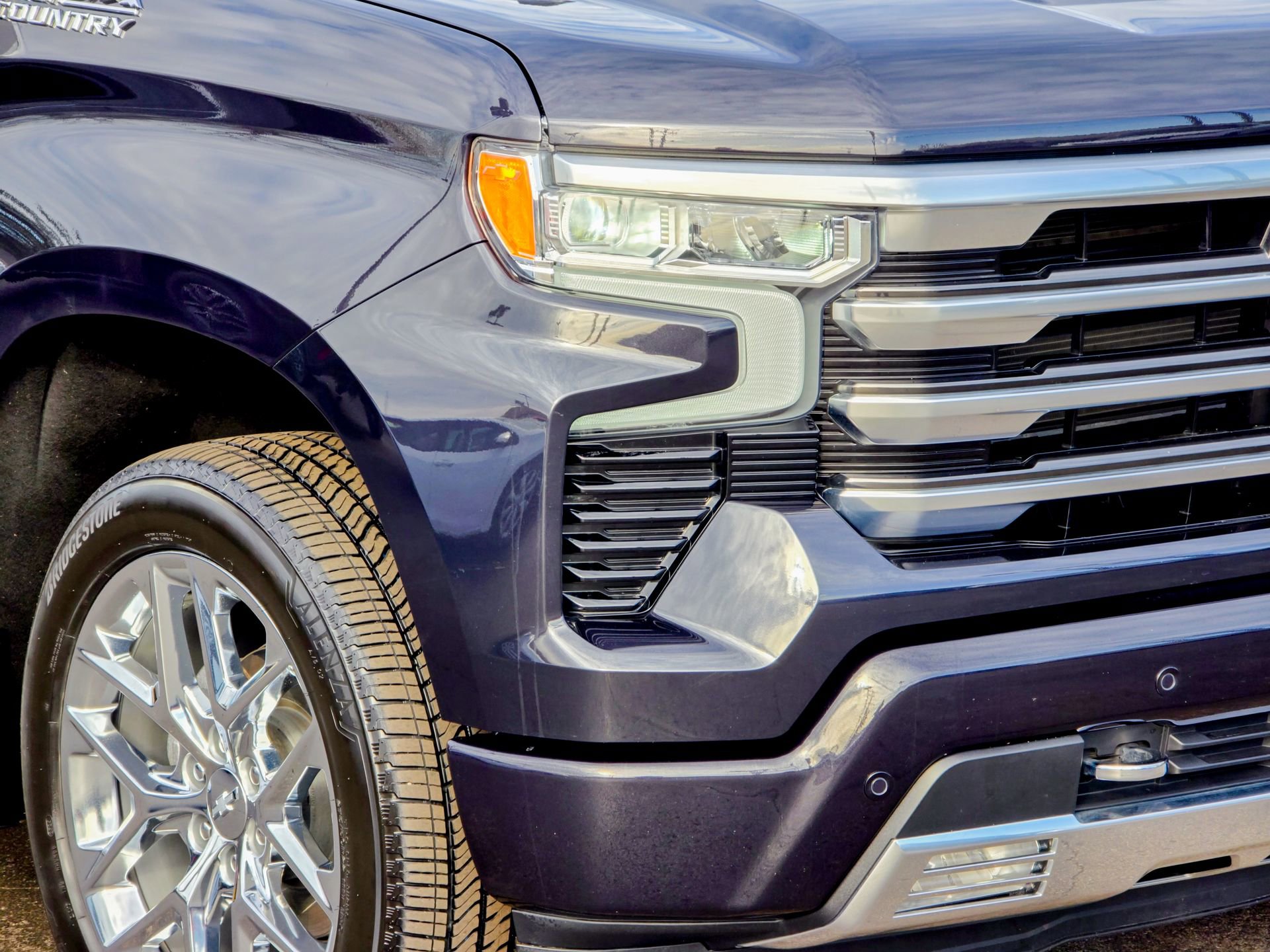 Used 2024 Chevrolet Silverado 1500 High Country w/ Technology Package image 5