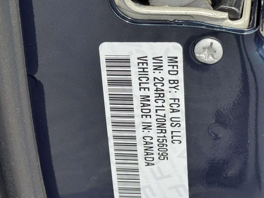 Used 2022 Chrysler Pacifica Touring-L FWD image 31