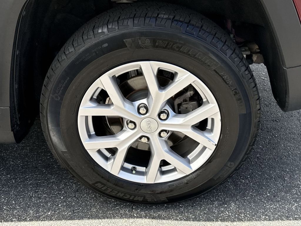 Used 2022 Jeep Grand Cherokee Limited image 31