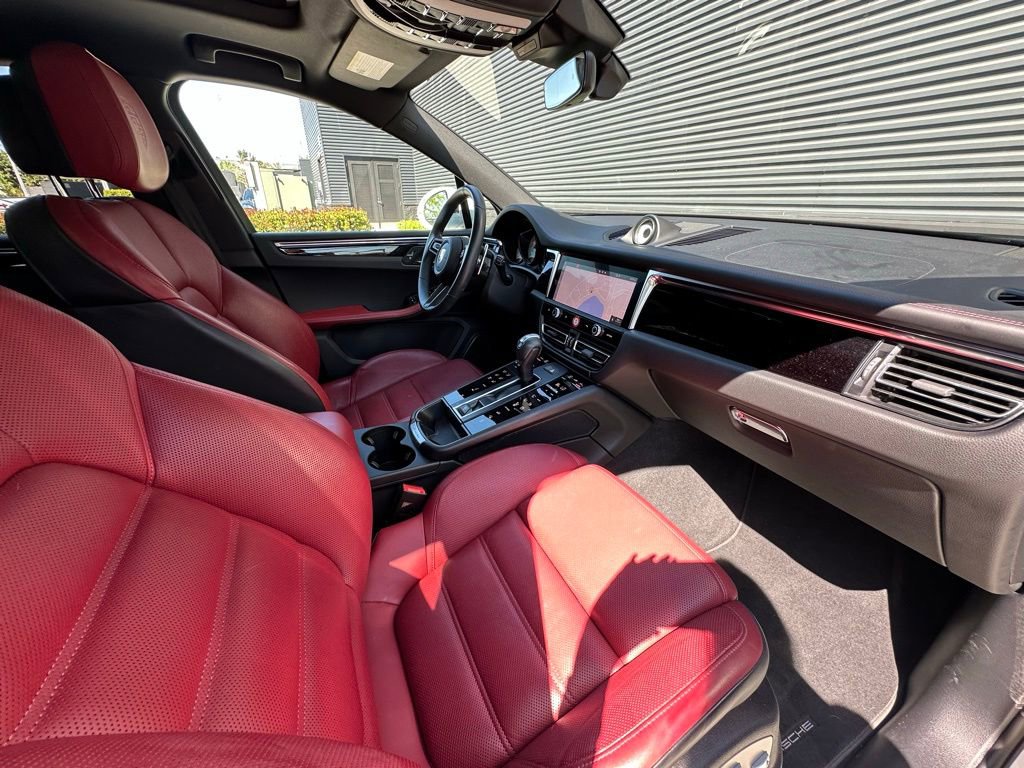 Certified 2023 Porsche Macan S image 40