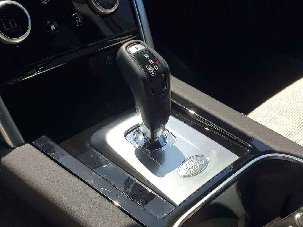 Used 2023 Land Rover Discovery Sport SE R-Dynamic image 26