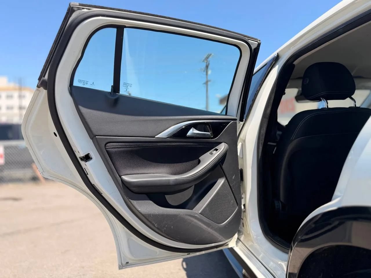 Used 2018 INFINITI QX30 FWD image 28