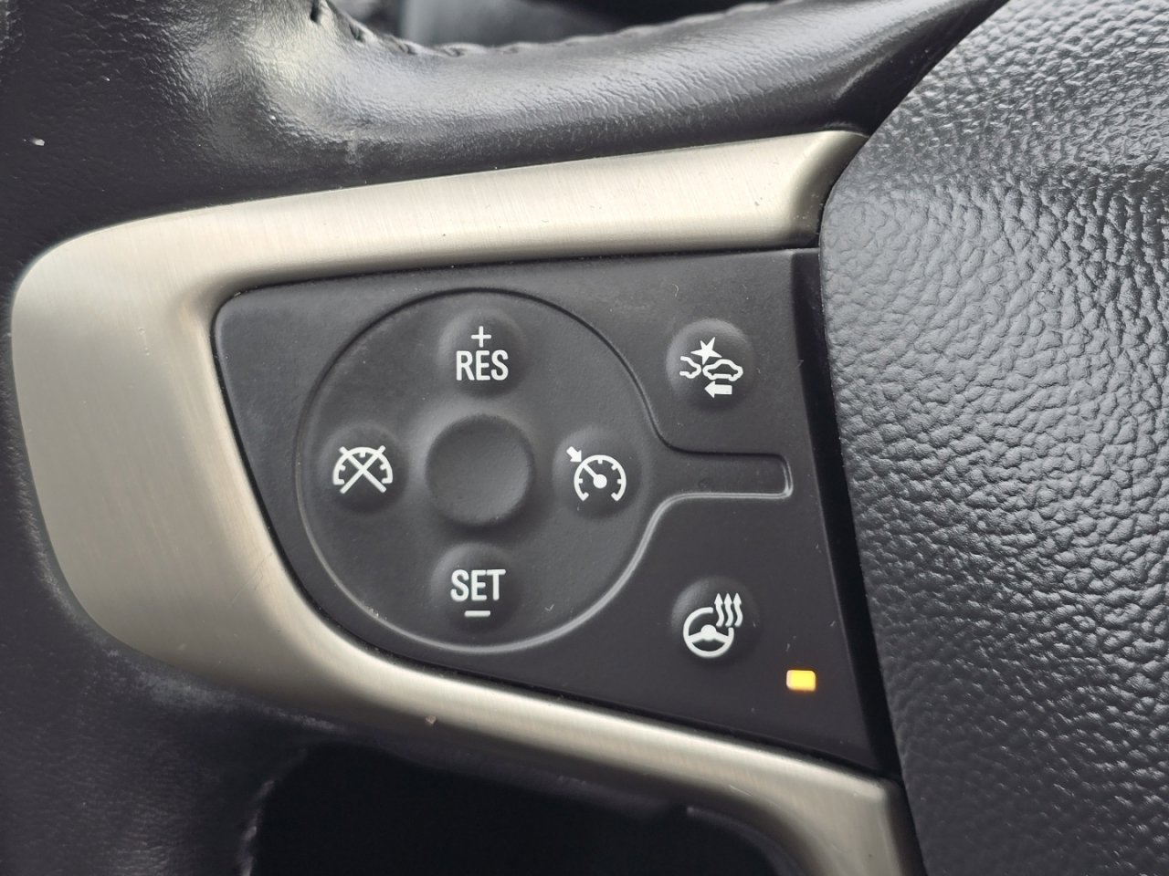 Used 2022 GMC Acadia Denali w/ Denali Technology Package image 33