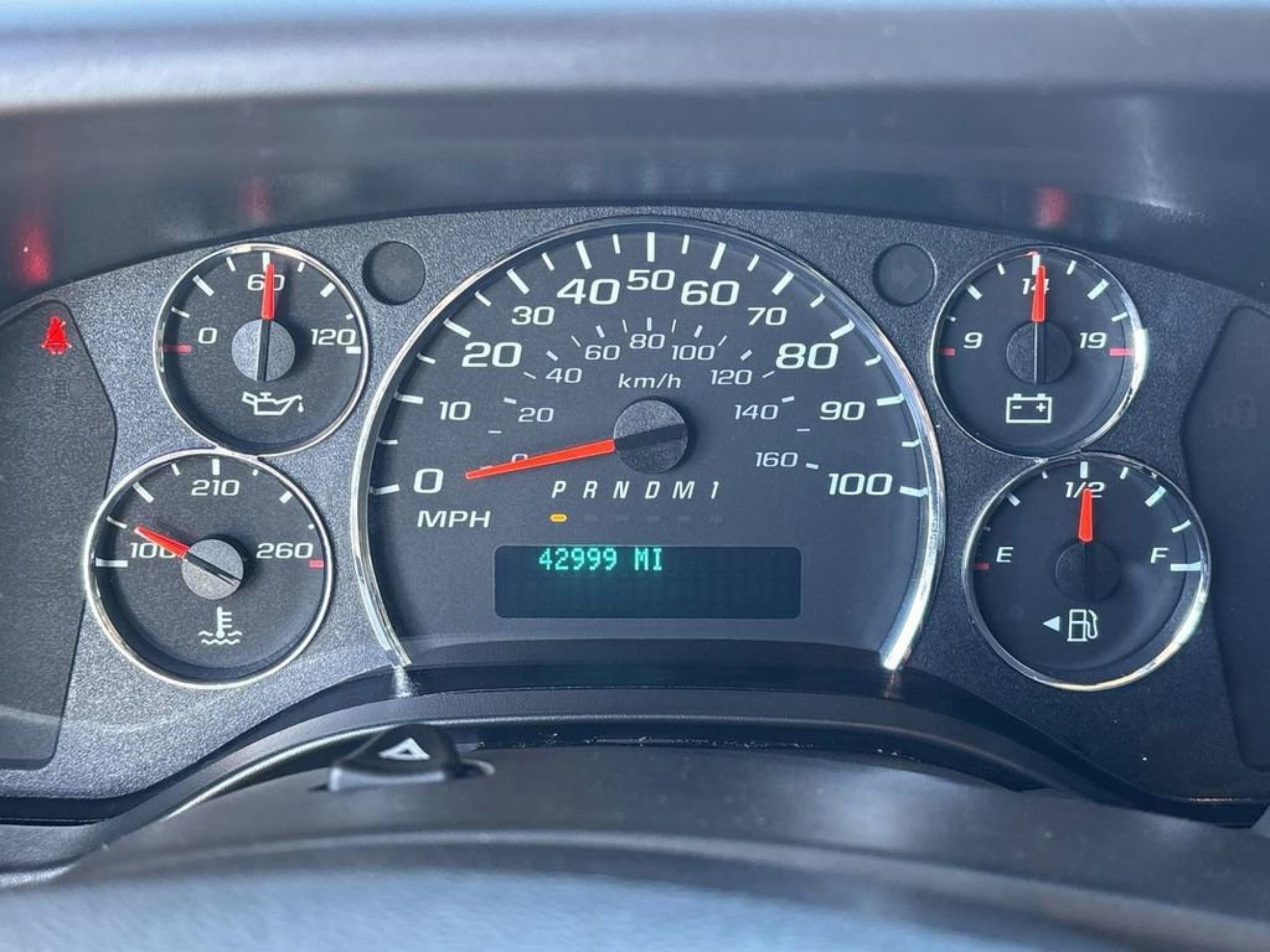 Used 2024 Chevrolet Express 2500 w/ Driver Convenience Package RWD image 24